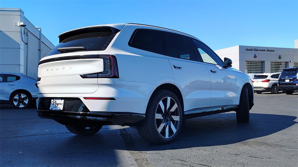 New 2025 Volvo EX90 Plus image 3