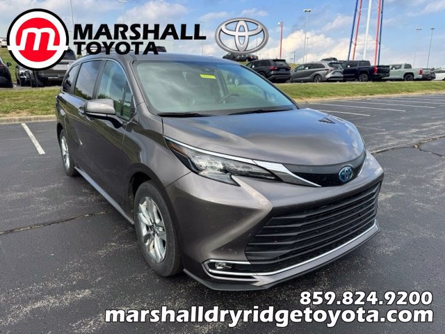 Used 2024 Toyota Sienna XLE w/ XLE Plus Package AWD/4WD image 1