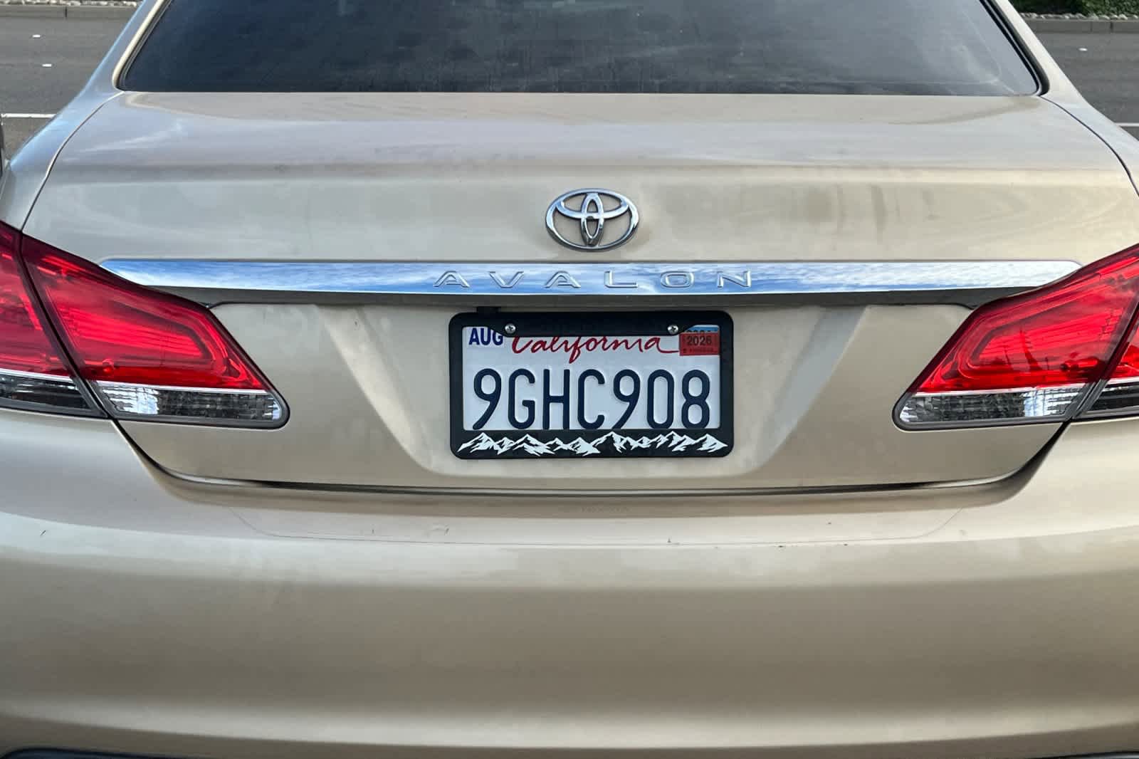 Used 2011 Toyota Avalon Limited FWD image 19