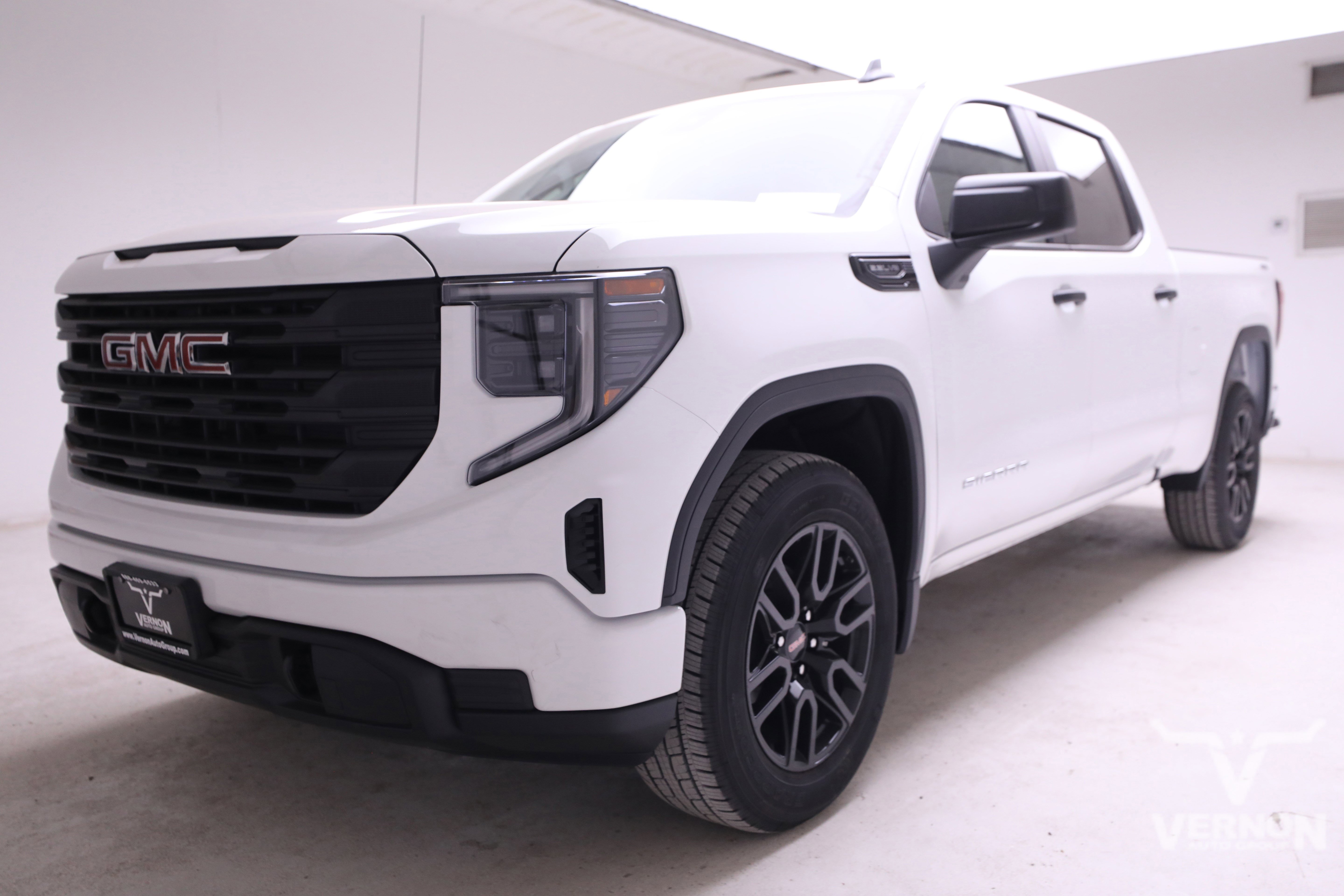 New 2026 GMC Sierra 1500 Pro w/ Graphite Edition