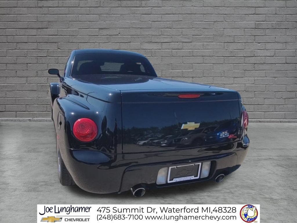 Used 2004 Chevrolet SSR RWD image 3