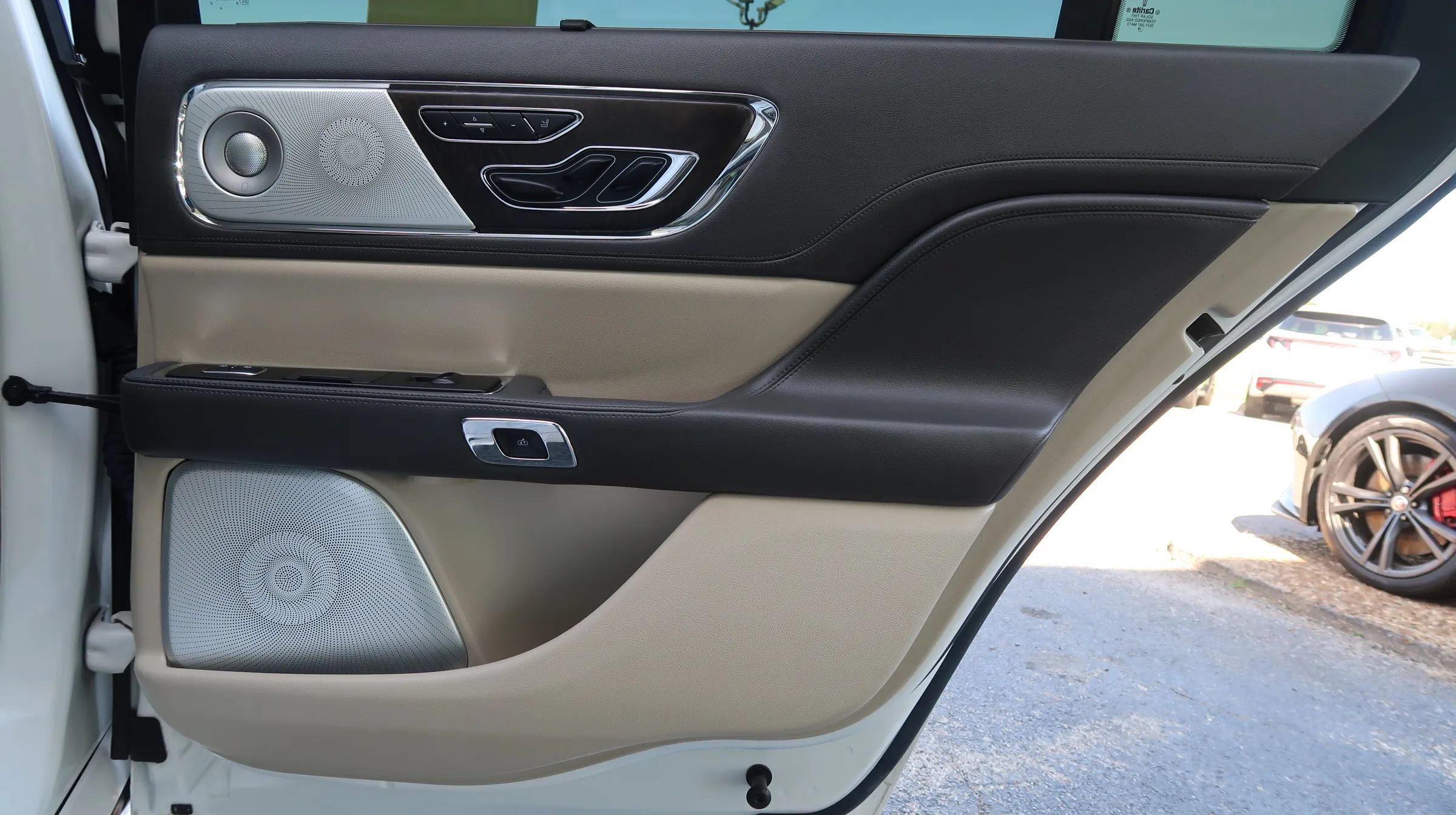 Used 2018 Lincoln Continental Reserve w/ Rear-seat Package FWD image 51