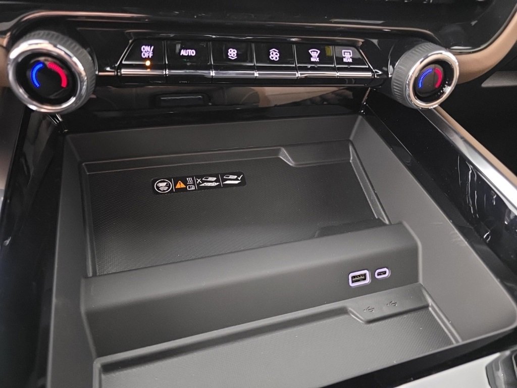 New 2026 Chevrolet Tahoe High Country w/ Sun And Tow Package image 23