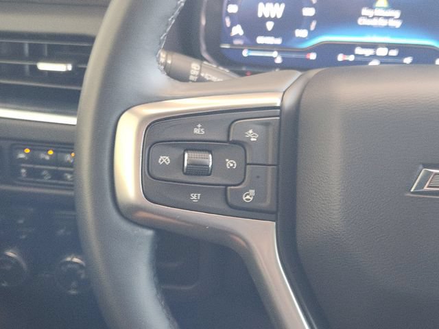 Used 2023 Chevrolet Suburban Z71 w/ Luxury Package AWD/4WD image 28