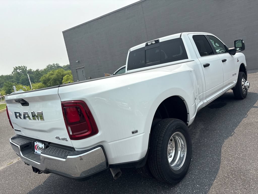 New 2026 RAM 3500 Big Horn AWD/4WD image 31