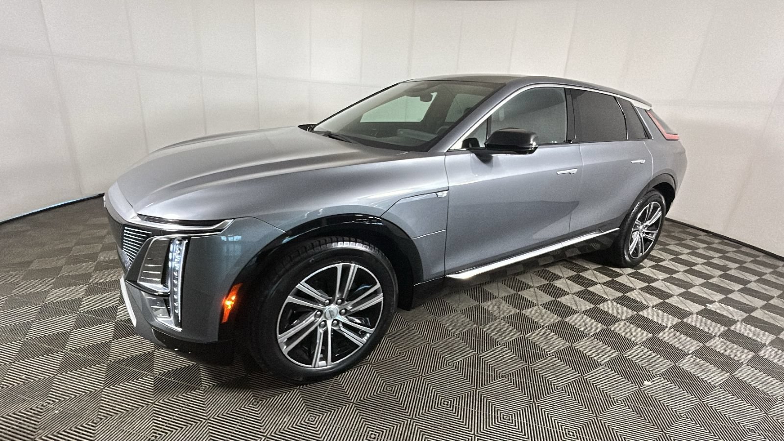 Used 2023 Cadillac Lyriq AWD image 7