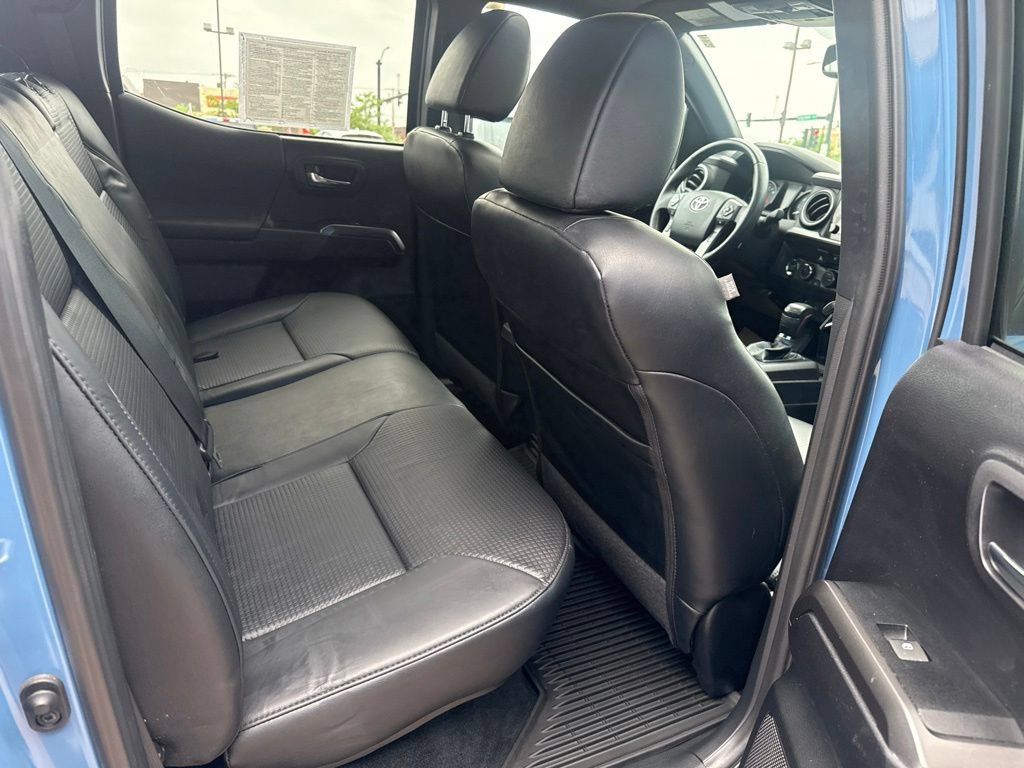 Used 2019 Toyota Tacoma TRD Sport w/ TRD Premium Sport Package AWD/4WD image 35
