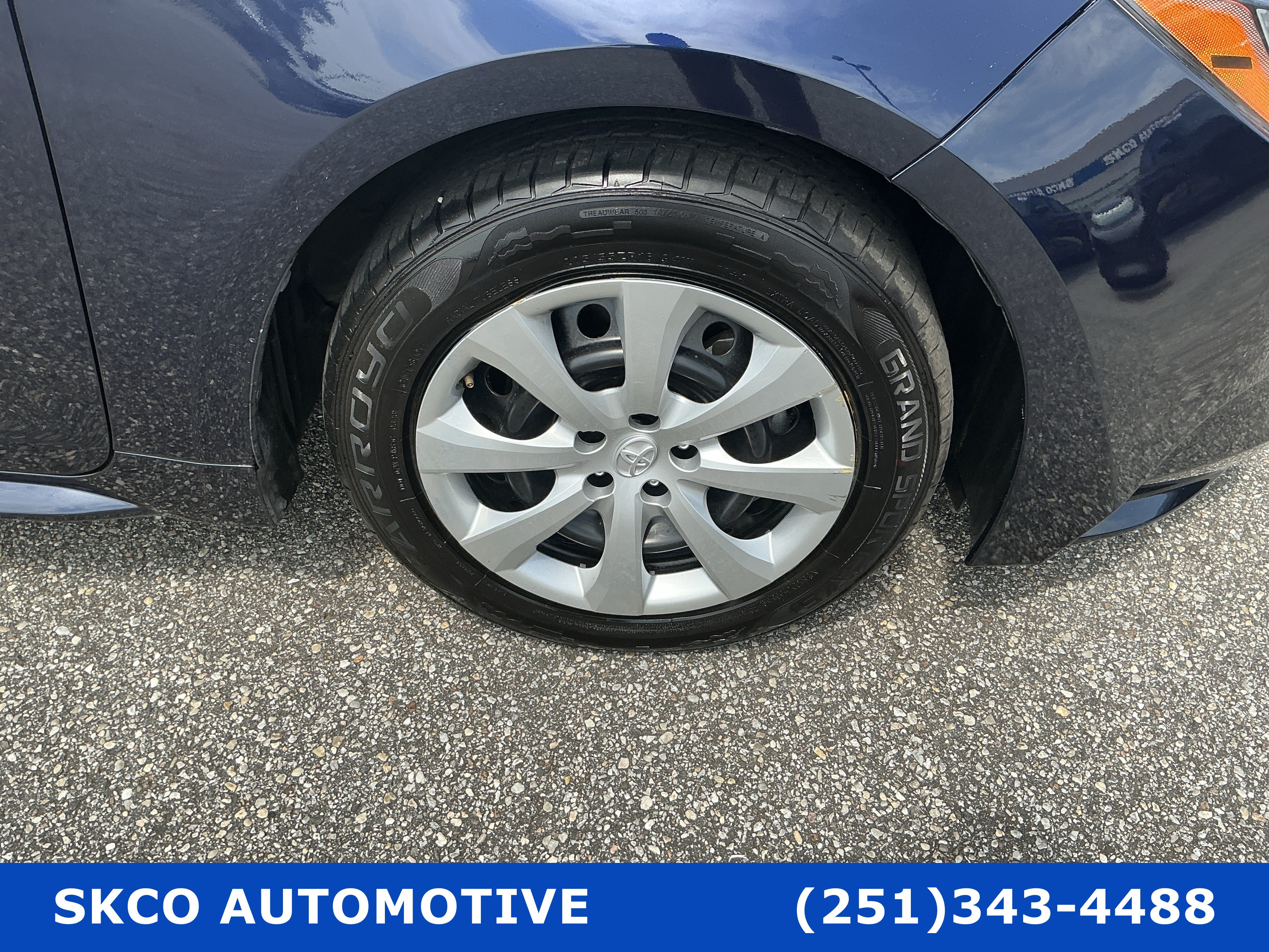 Used 2024 Toyota Corolla LE FWD image 9