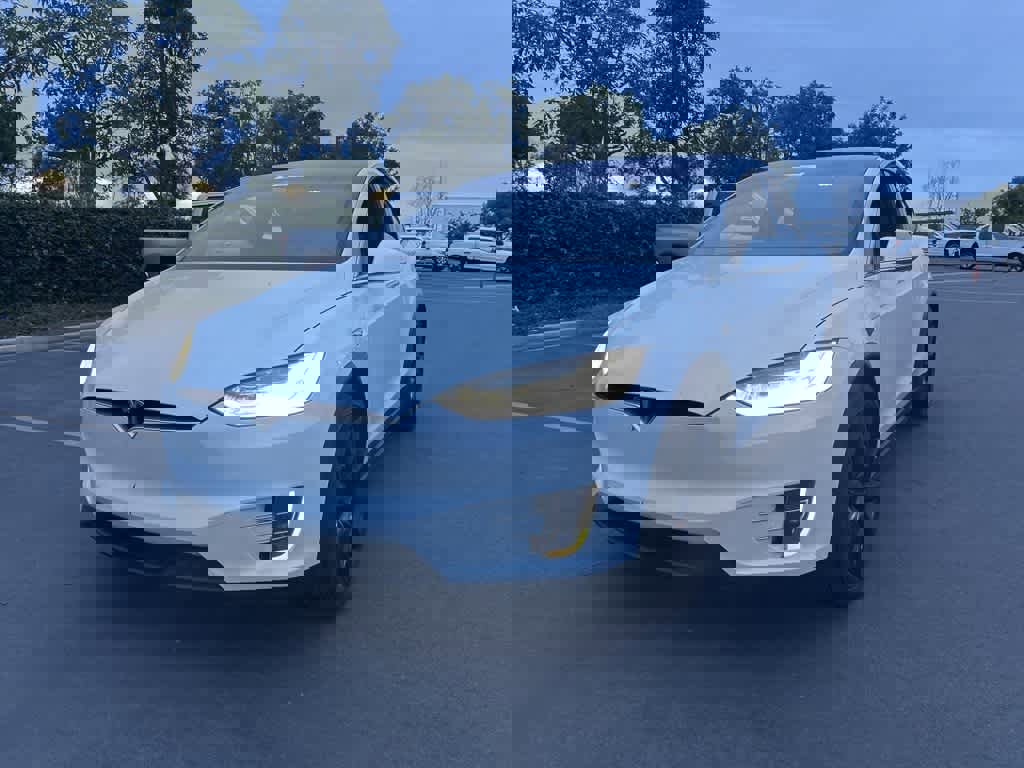 Used 2020 Tesla Model X Long Range image 4