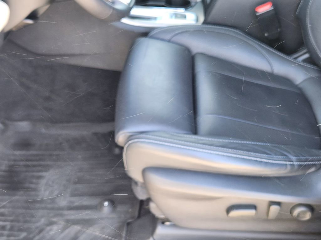 Used 2022 Subaru Ascent Limited w/ Technology Package image 8