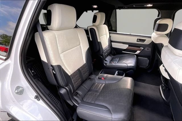 Used 2024 Toyota Sequoia Capstone RWD image 17