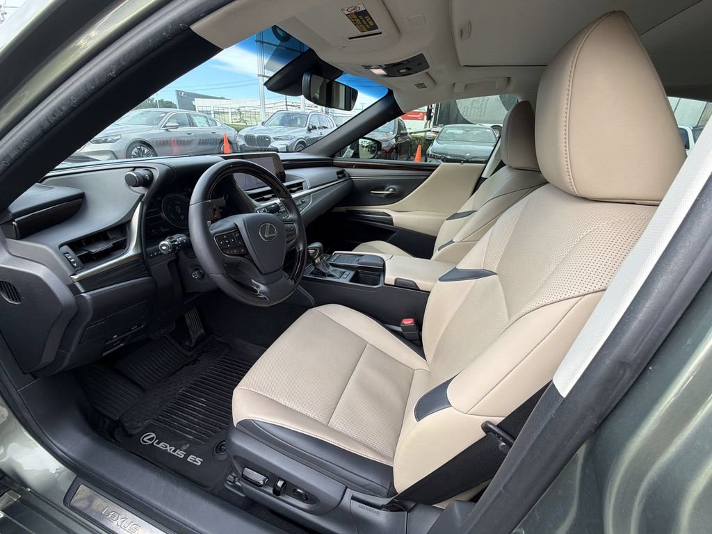 Used 2019 Lexus ES 300h w/ Premium Package FWD image 10