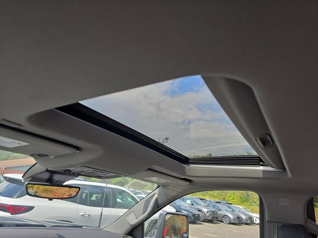 New 2025 GMC Sierra 3500 Denali w/ Denali Reserve Package image 7