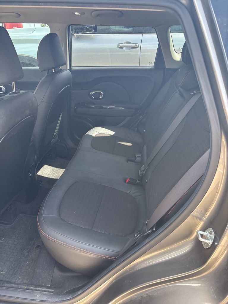 Used 2017 Kia Soul ! w/ Tech Package image 3