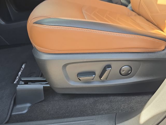 Certified 2025 Nissan Pathfinder Platinum w/ Cargo Package FWD image 21