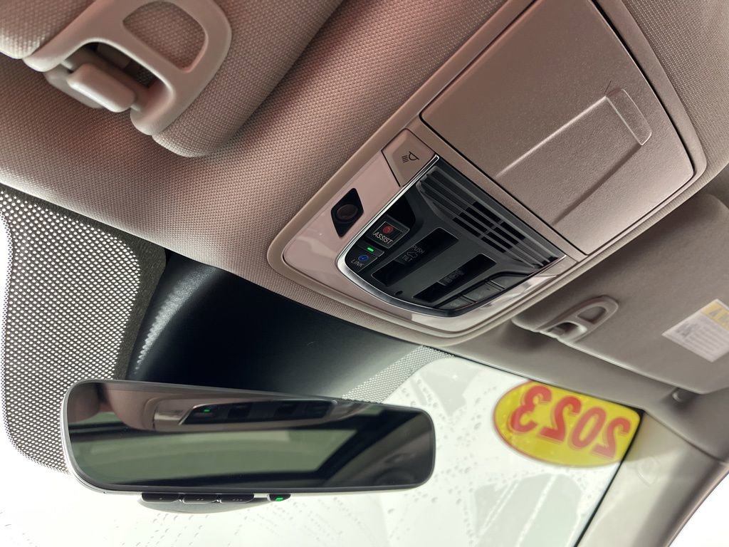 Used 2023 Acura MDX SH-AWD w/ Technology Package image 22