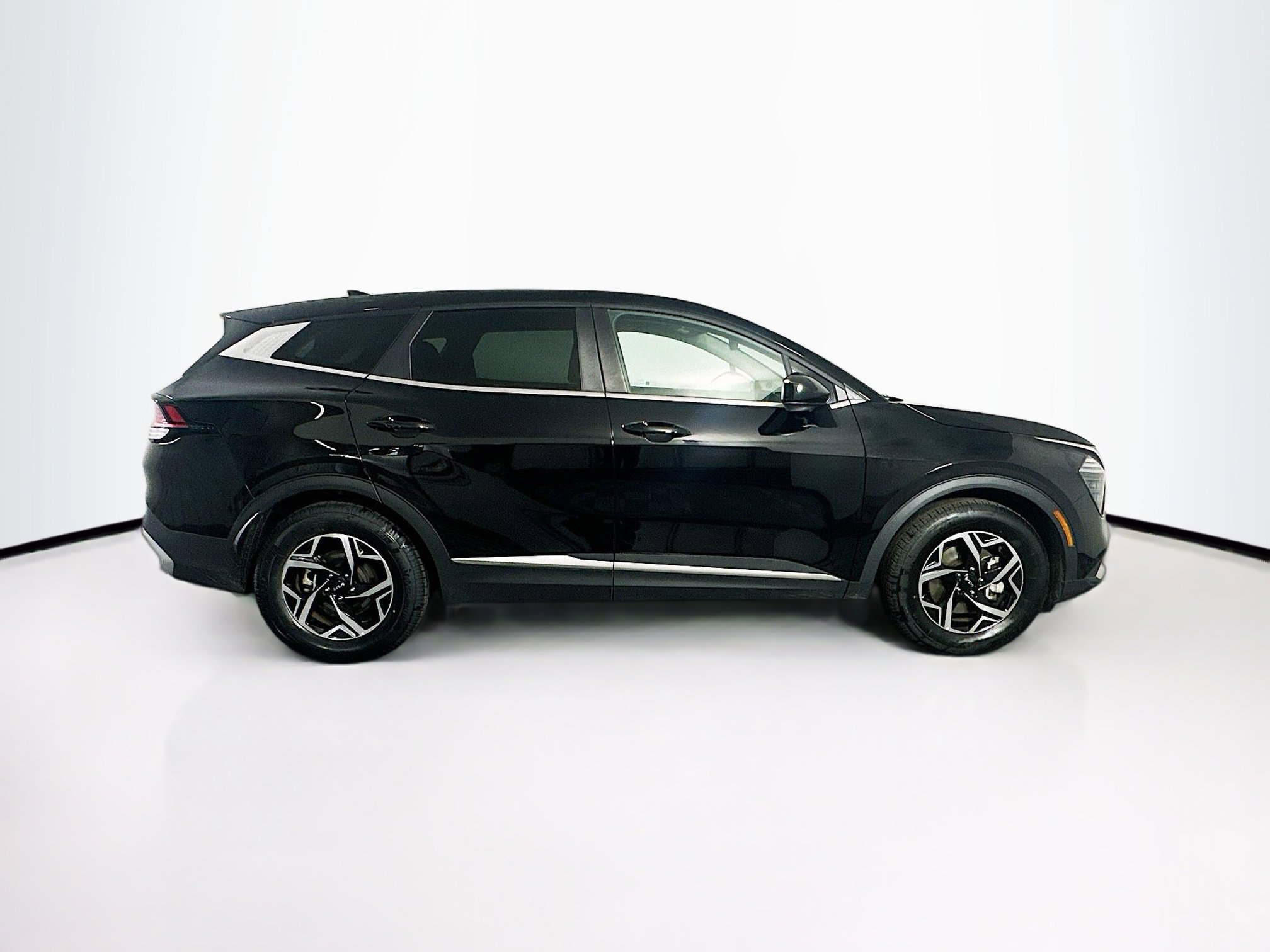 Used 2025 Kia Sportage LX image 10