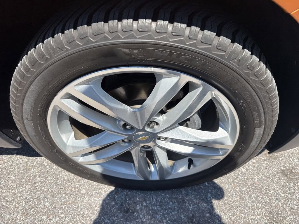 Used 2018 Chevrolet Equinox Premier FWD image 8