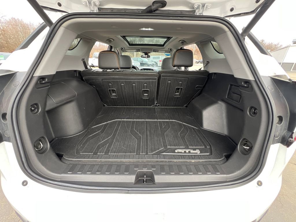 Used 2022 GMC Terrain AT4 w/ LPO, Floor Liner Package image 35