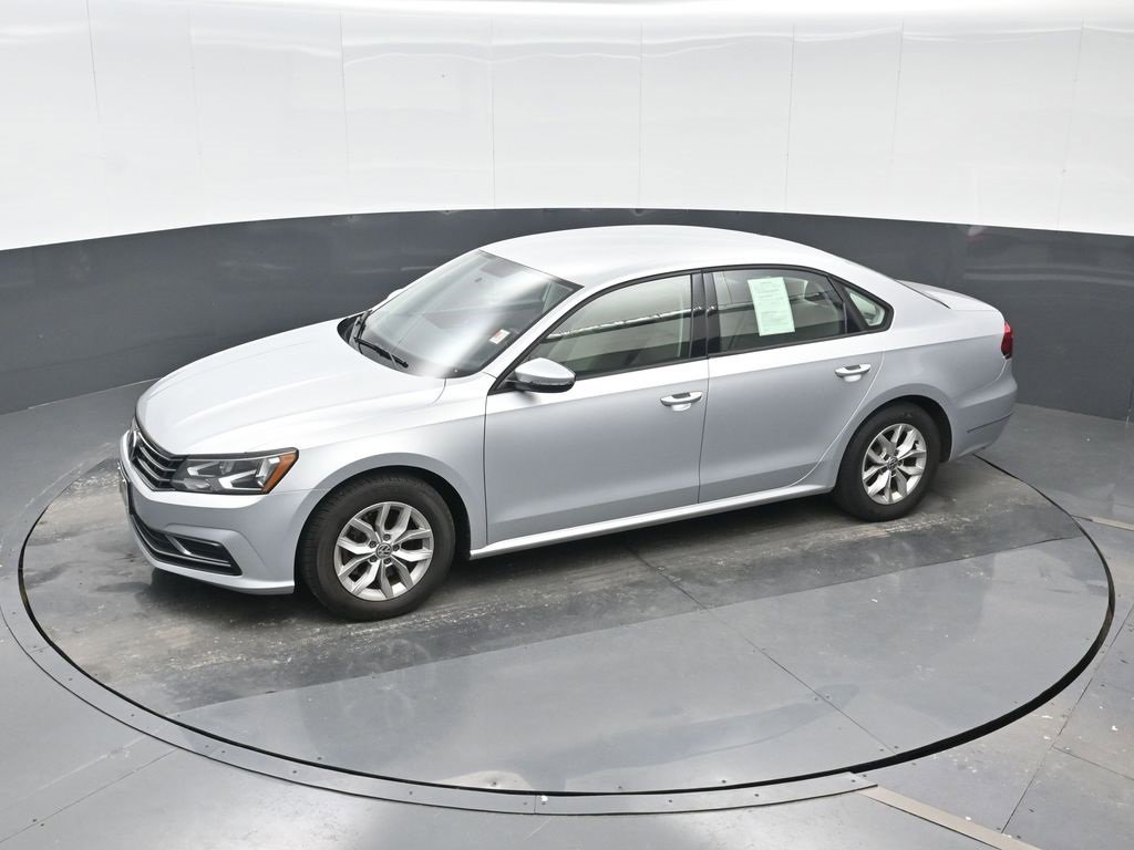Used 2018 Volkswagen Passat 2.0T S image 17