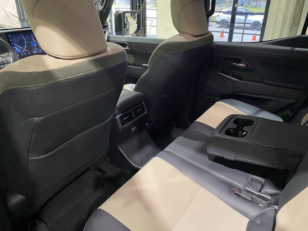 Used 2024 Lexus GX 550 AWD/4WD image 5