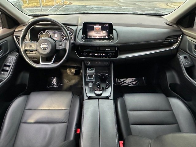 Certified 2022 Nissan Rogue SV w/ SV Premium Package image 32