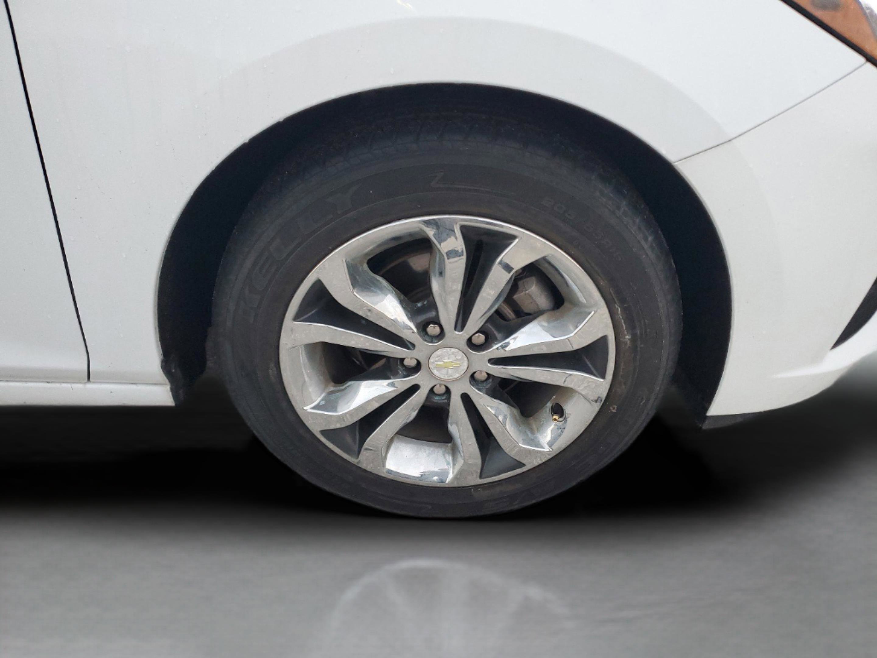 Used 2019 Chevrolet Cruze LS w/ LS Convenience Package image 31