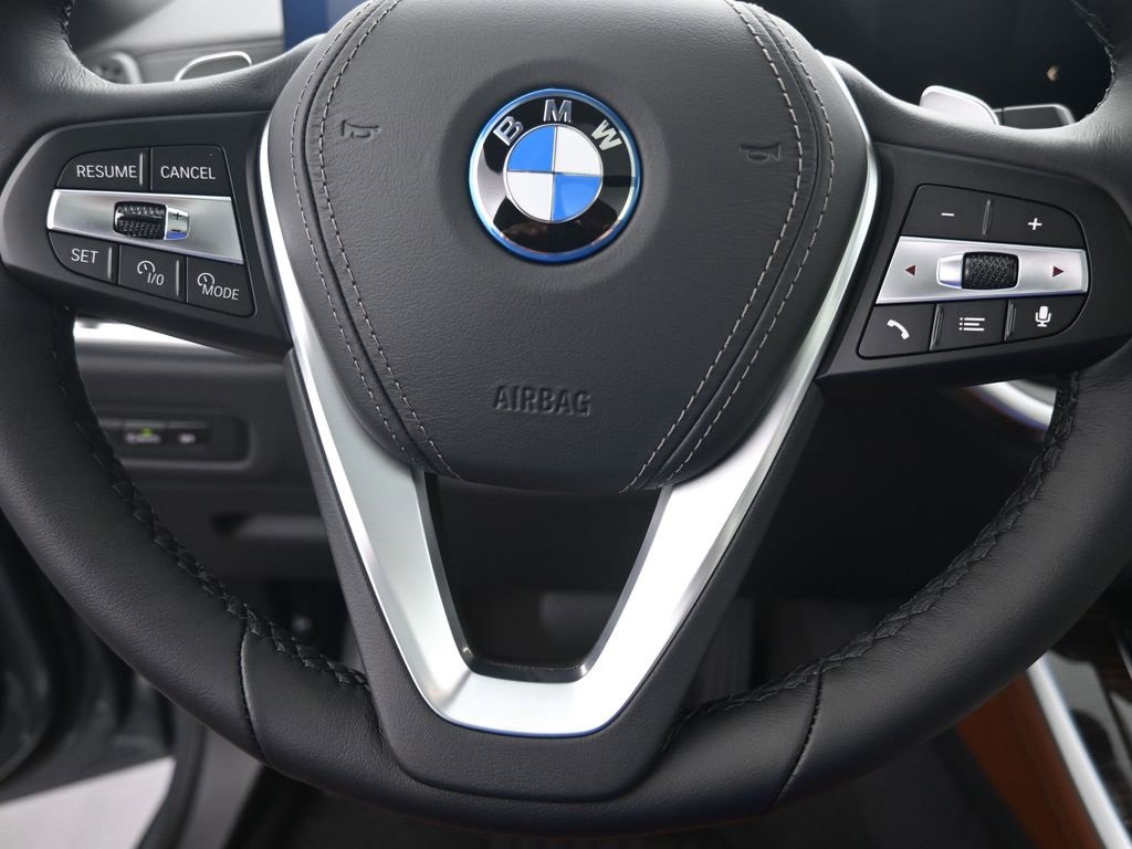 Used 2026 BMW X5 xDrive50e w/ Premium Package image 19