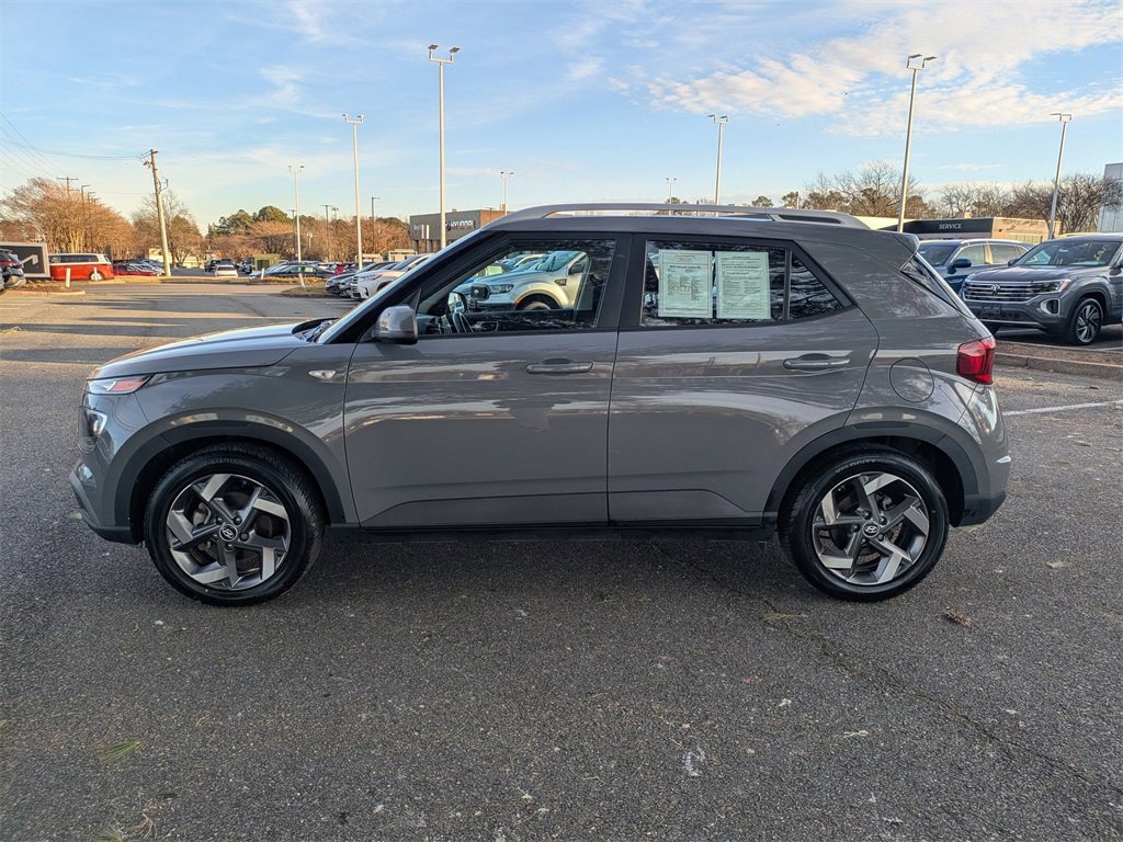 Used 2022 Hyundai Venue SEL image 7