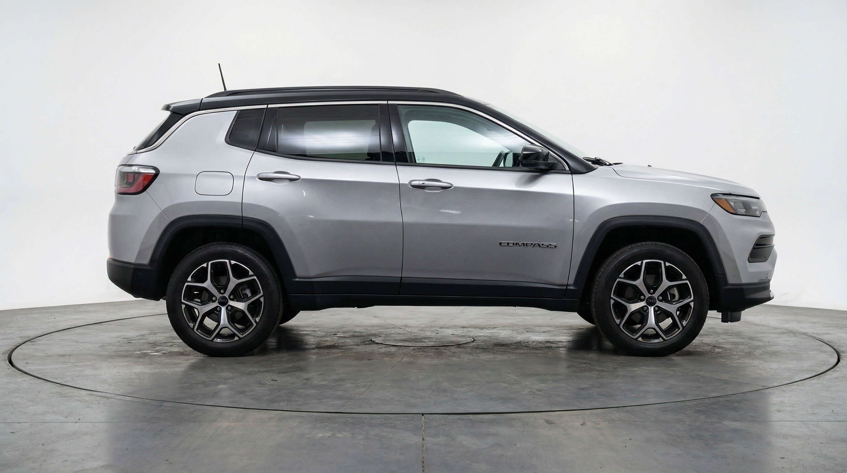 Used 2025 Jeep Compass Limited image 11