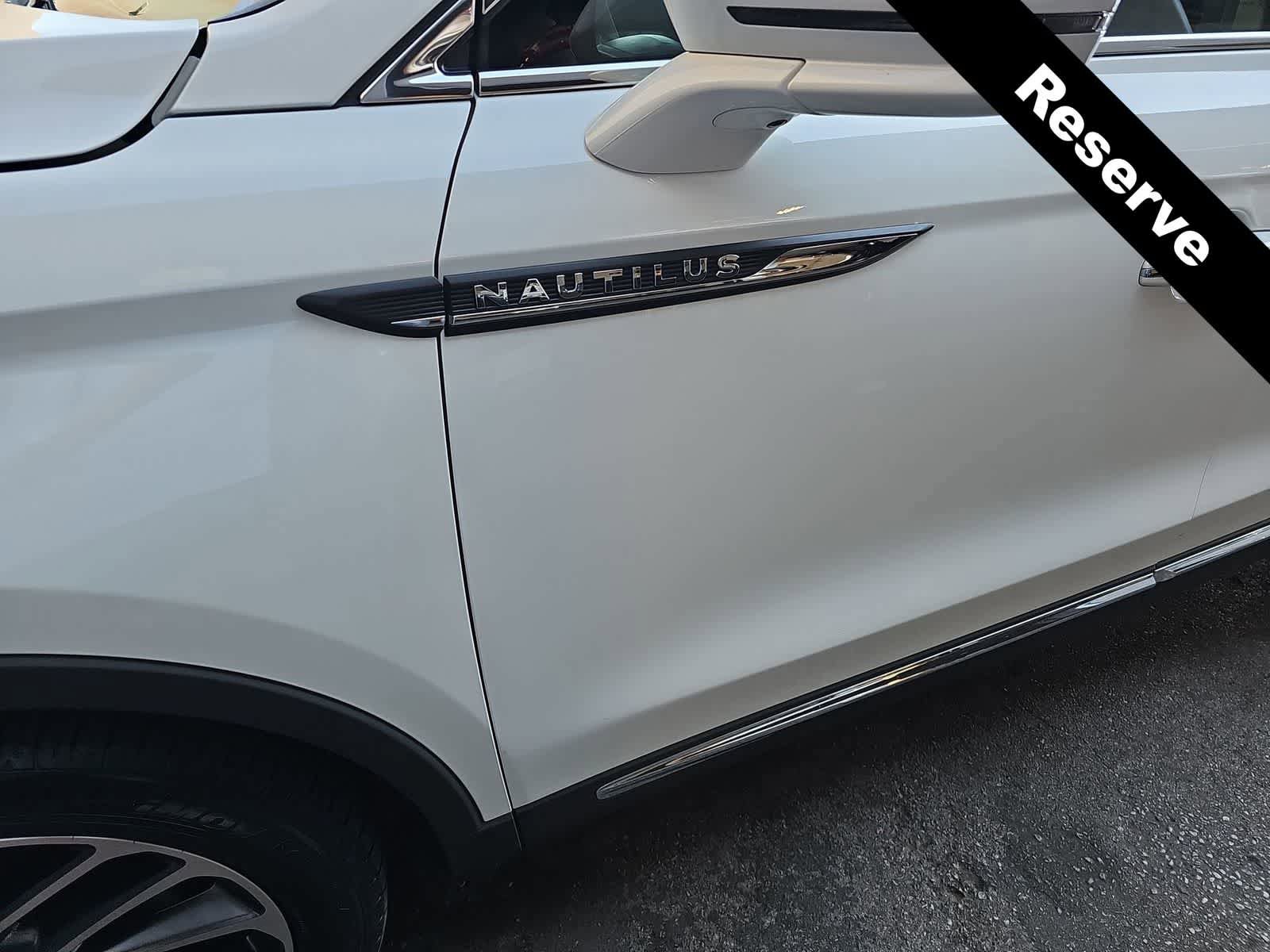 Used 2020 Lincoln Nautilus Reserve FWD image 11