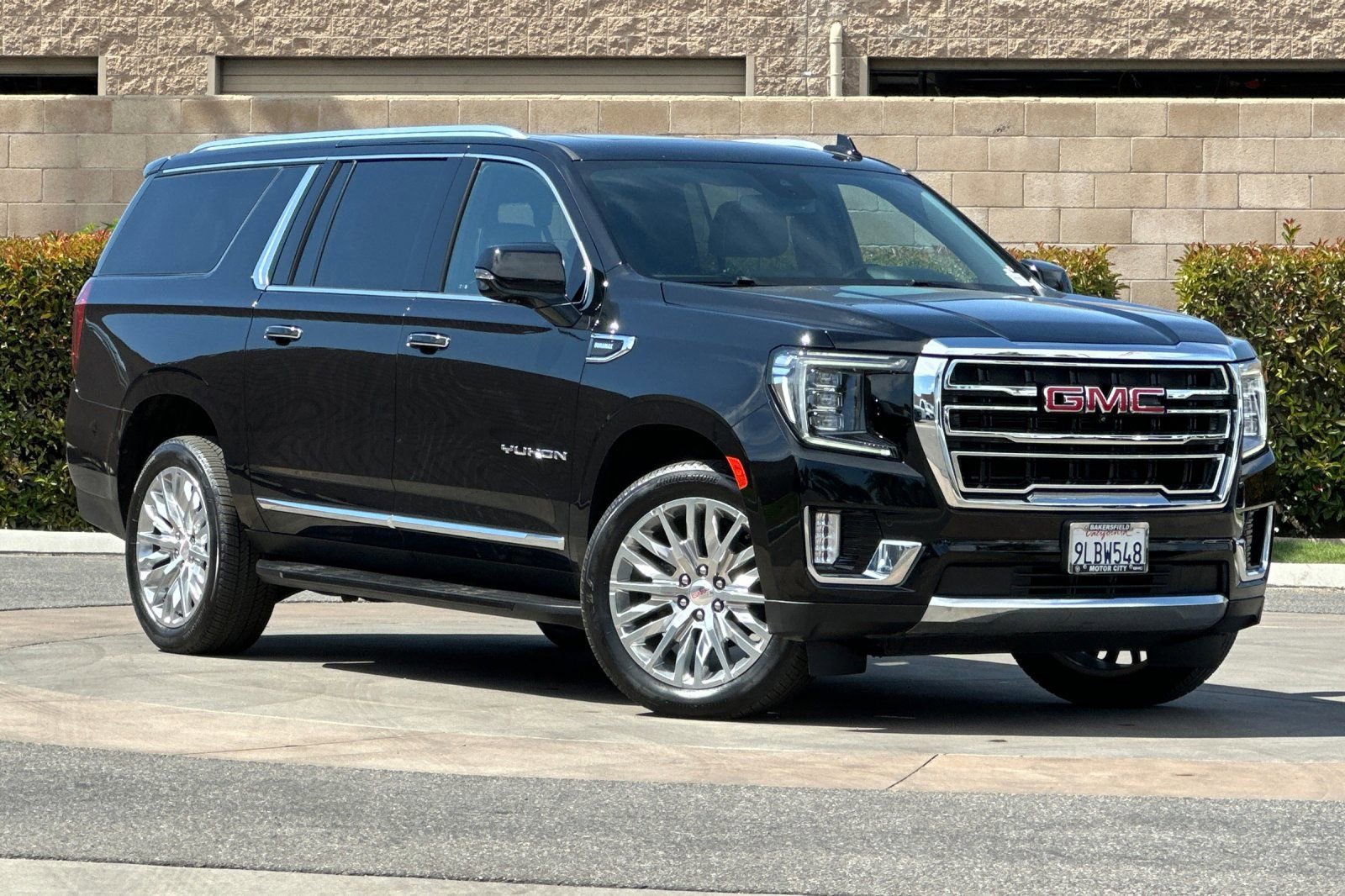 Certified 2023 GMC Yukon XL SLT w/ SLT Premium Package RWD video 2