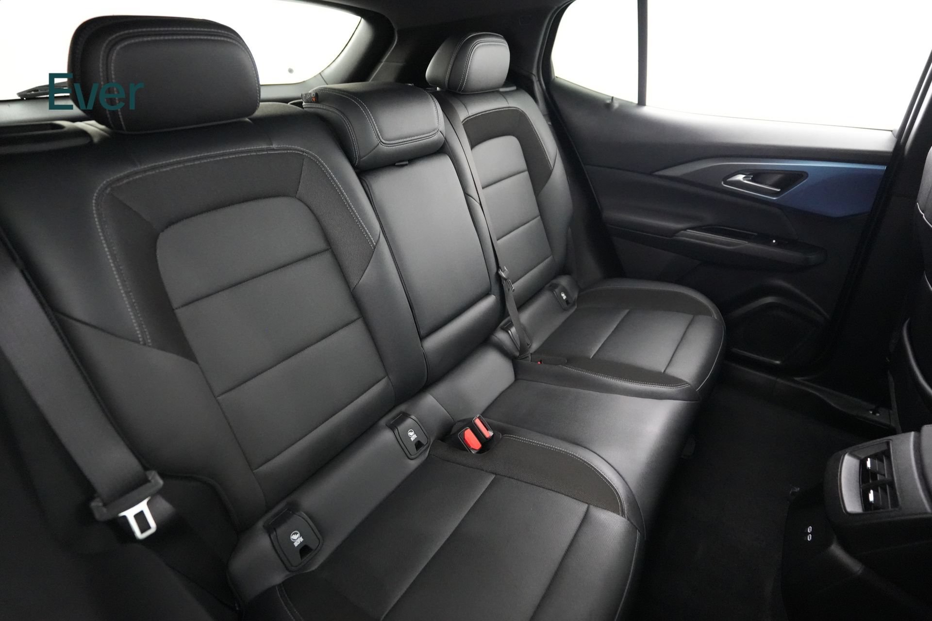 Used 2024 Chevrolet Equinox EV LT FWD image 5