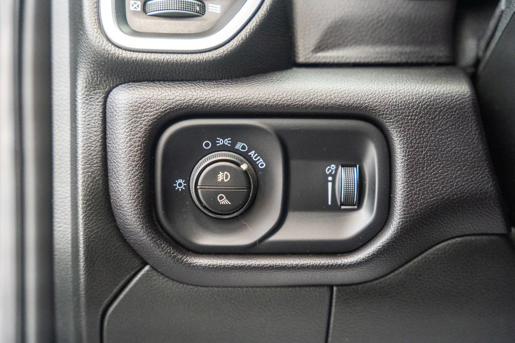 Used 2023 Chevrolet TrailBlazer LT w/ Convenience Package FWD image 46