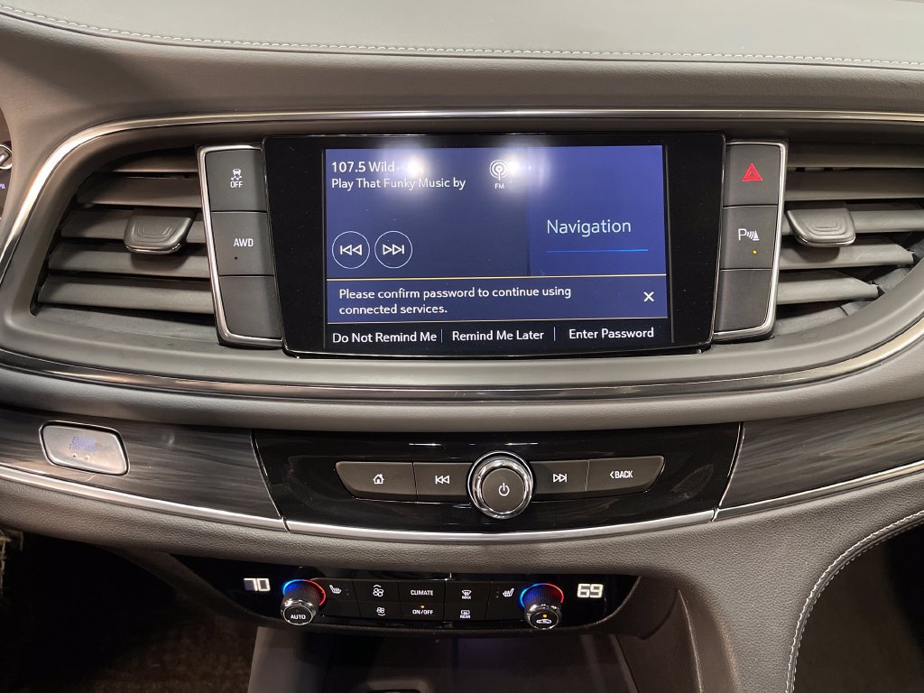 Used 2021 Buick Enclave Essence w/ Sound and Sites Package AWD/4WD image 18