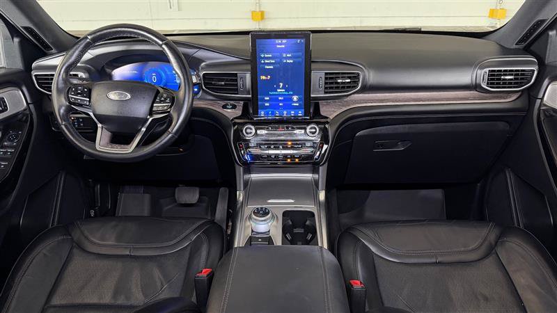 Used 2021 Ford Explorer Platinum w/ Equipment Group 601A AWD/4WD image 14