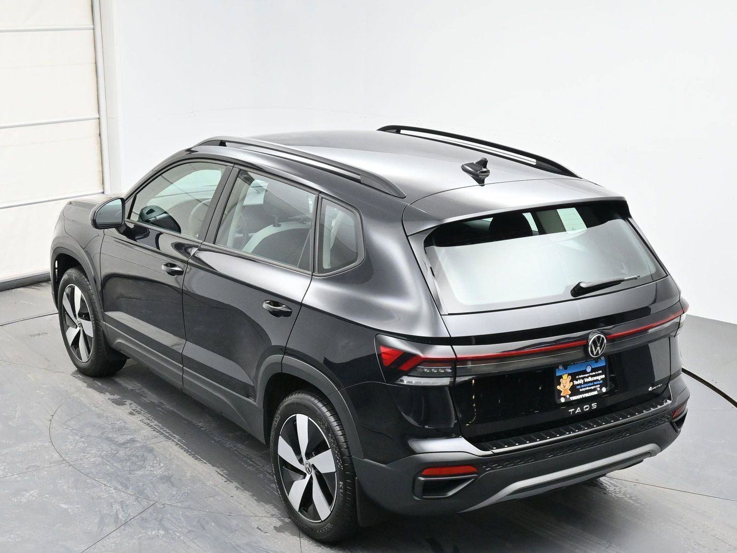 Certified 2025 Volkswagen Taos S w/ Taos Adventure Package (SXB) AWD/4WD image 32