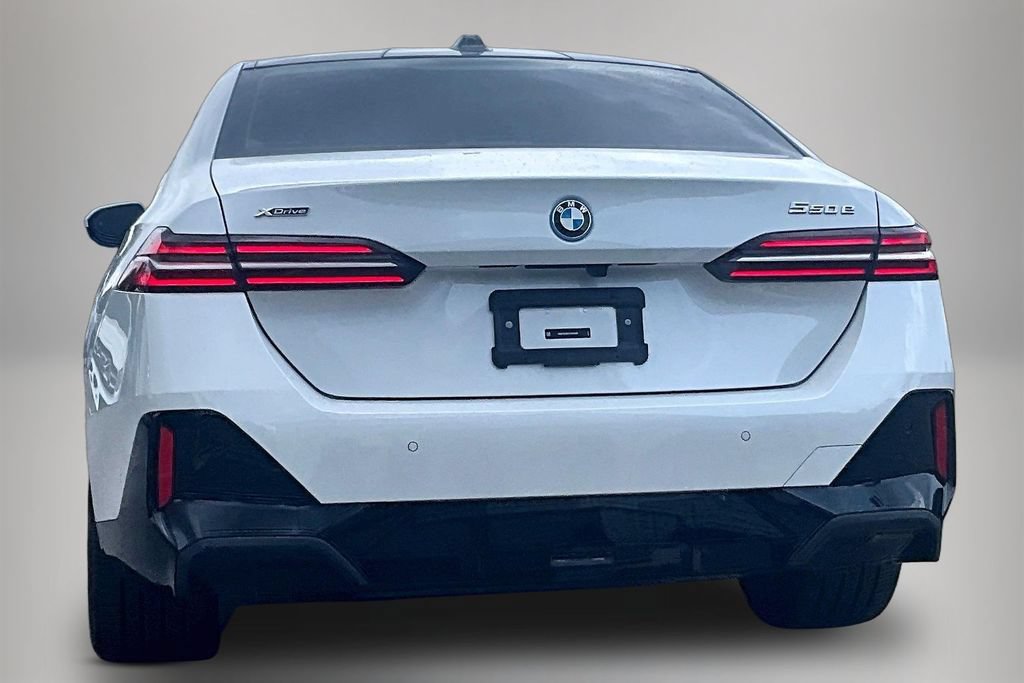 Certified 2026 BMW 550e xDrive AWD/4WD image 5