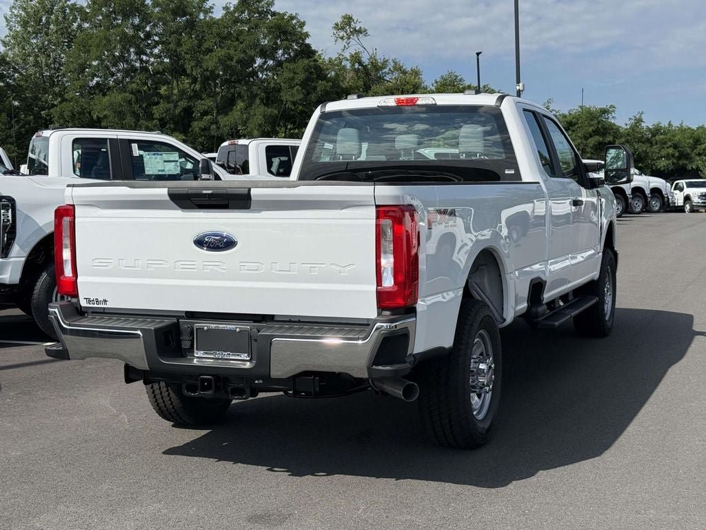 New 2026 Ford F350 XL w/ FX4 Off-Road Package AWD/4WD image 2