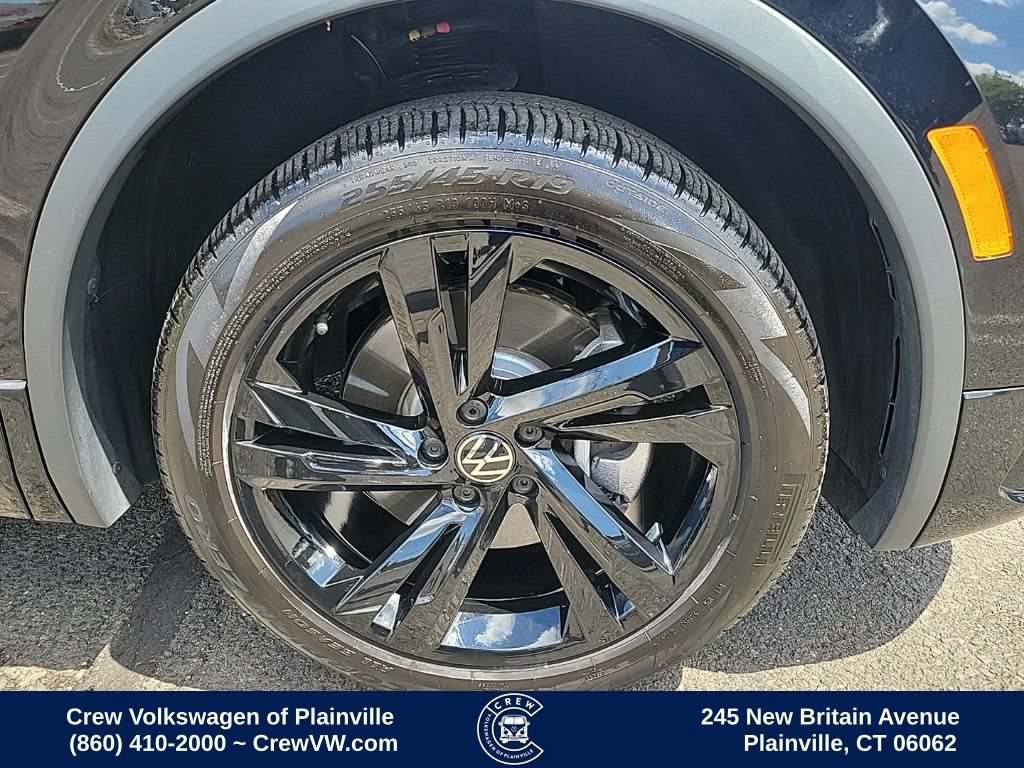 Certified 2024 Volkswagen Tiguan SE R-Line AWD/4WD image 20