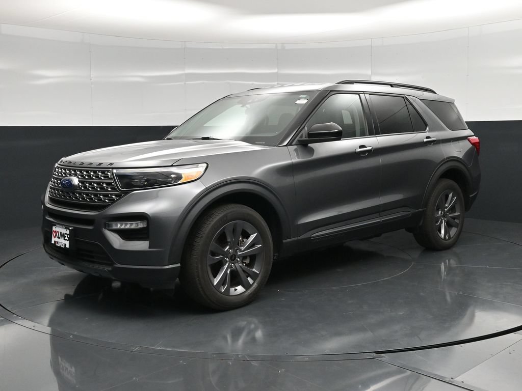 Used 2023 Ford Explorer XLT w/ Equipment Group 202A AWD/4WD image 7