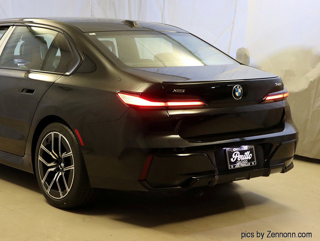 Used 2026 BMW 740i xDrive w/ Executive Package image 8