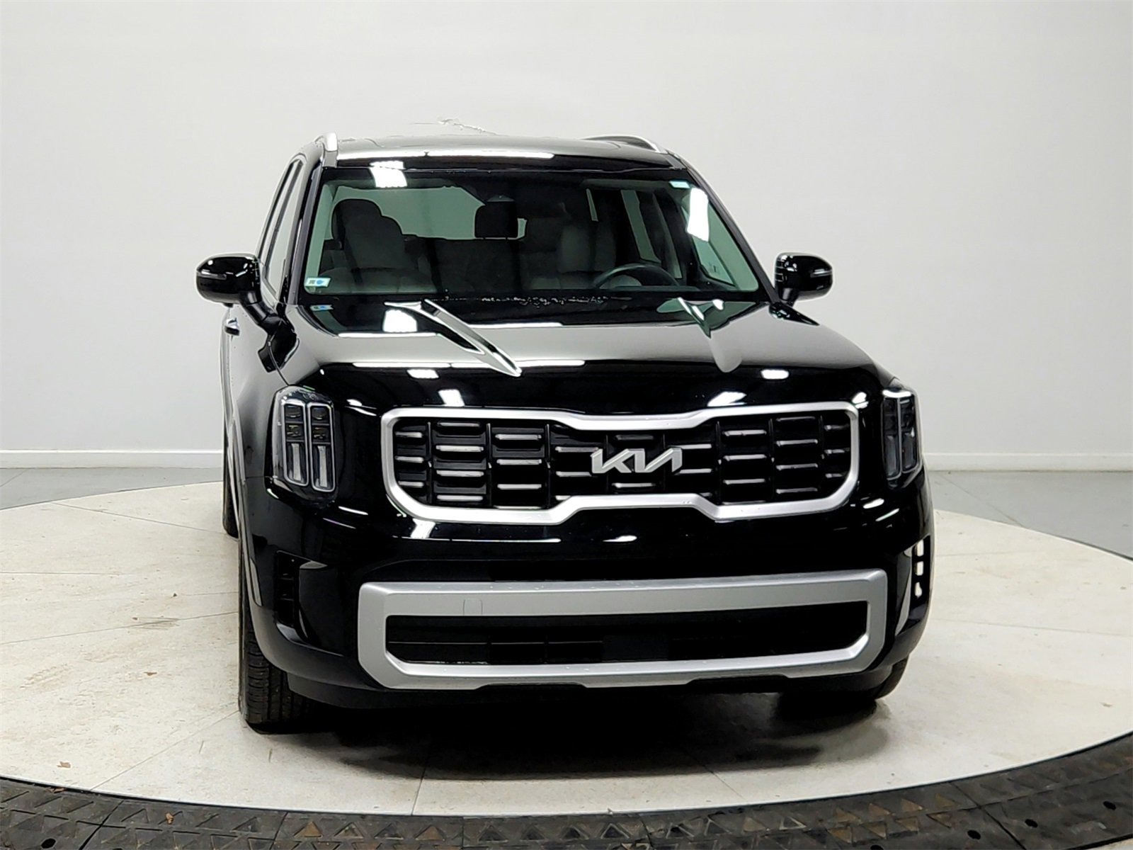 Used 2024 Kia Telluride S w/ S Sunroof Package image 2