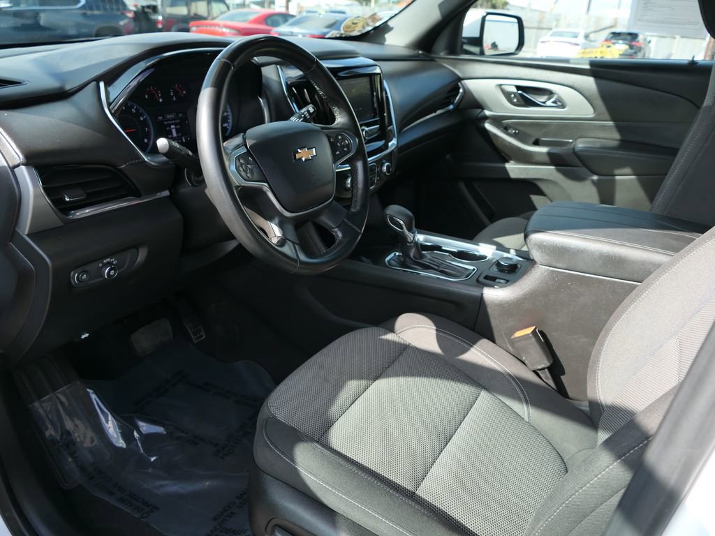 Used 2023 Chevrolet Traverse LT image 11