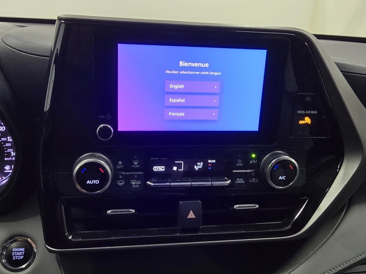 Certified 2023 Toyota Highlander LE image 27