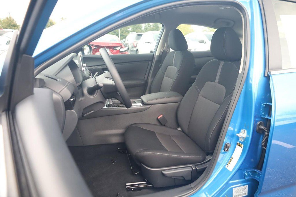 New 2025 Nissan Sentra SV image 8