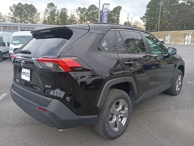 Used 2024 Toyota RAV4 XLE image 3