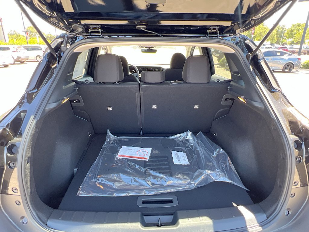New 2026 Nissan Kicks SV w/ SV Premium Package FWD image 24