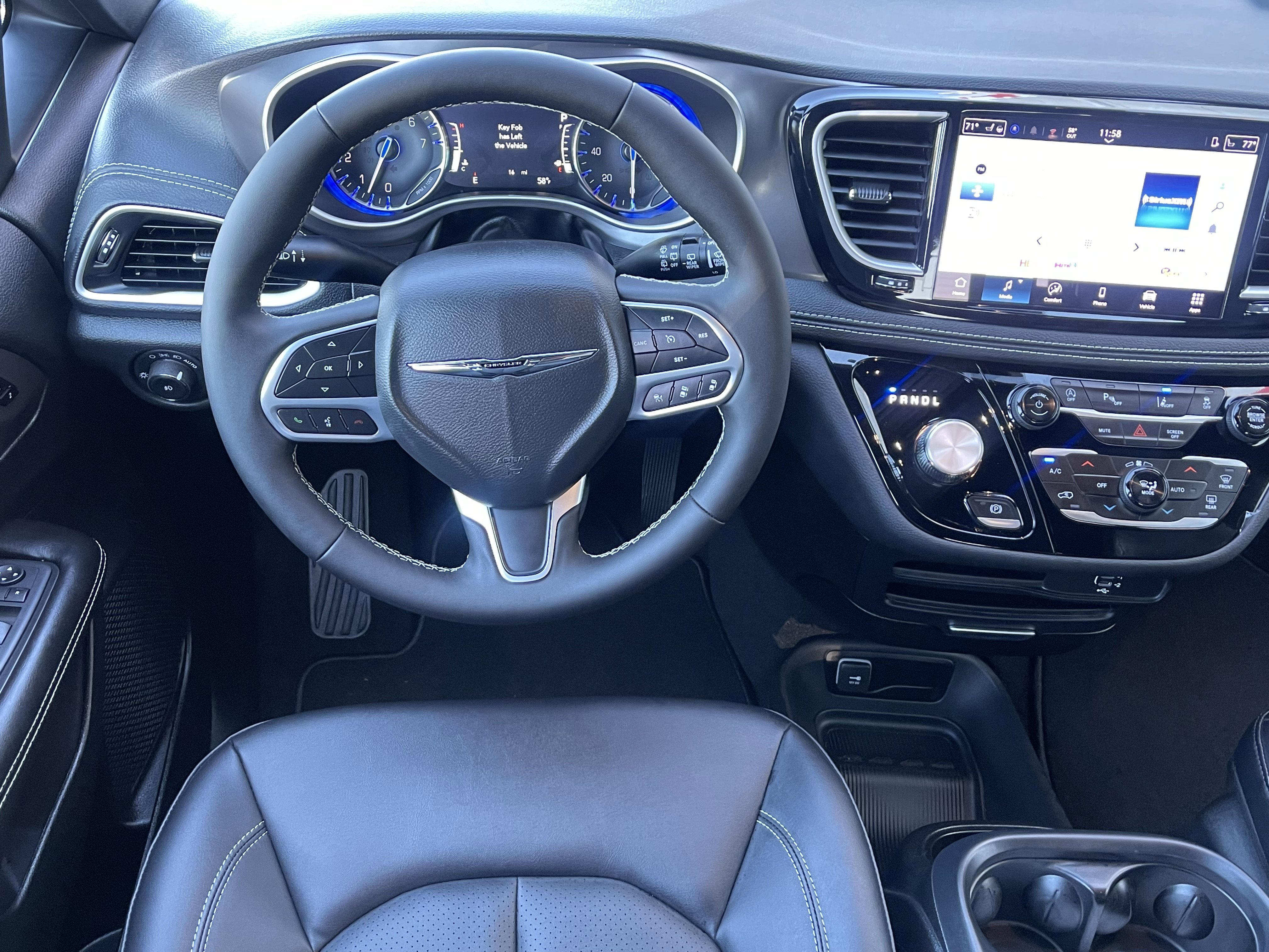 New 2026 Chrysler Pacifica Select FWD image 25