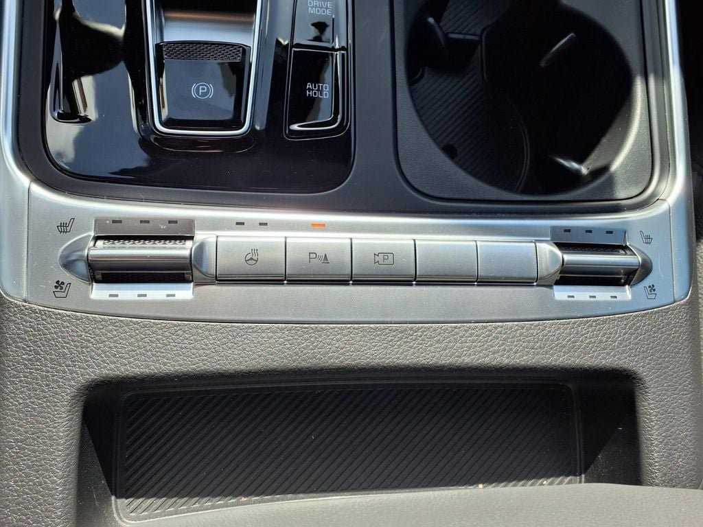 Certified 2026 Kia Carnival SX Prestige FWD image 17